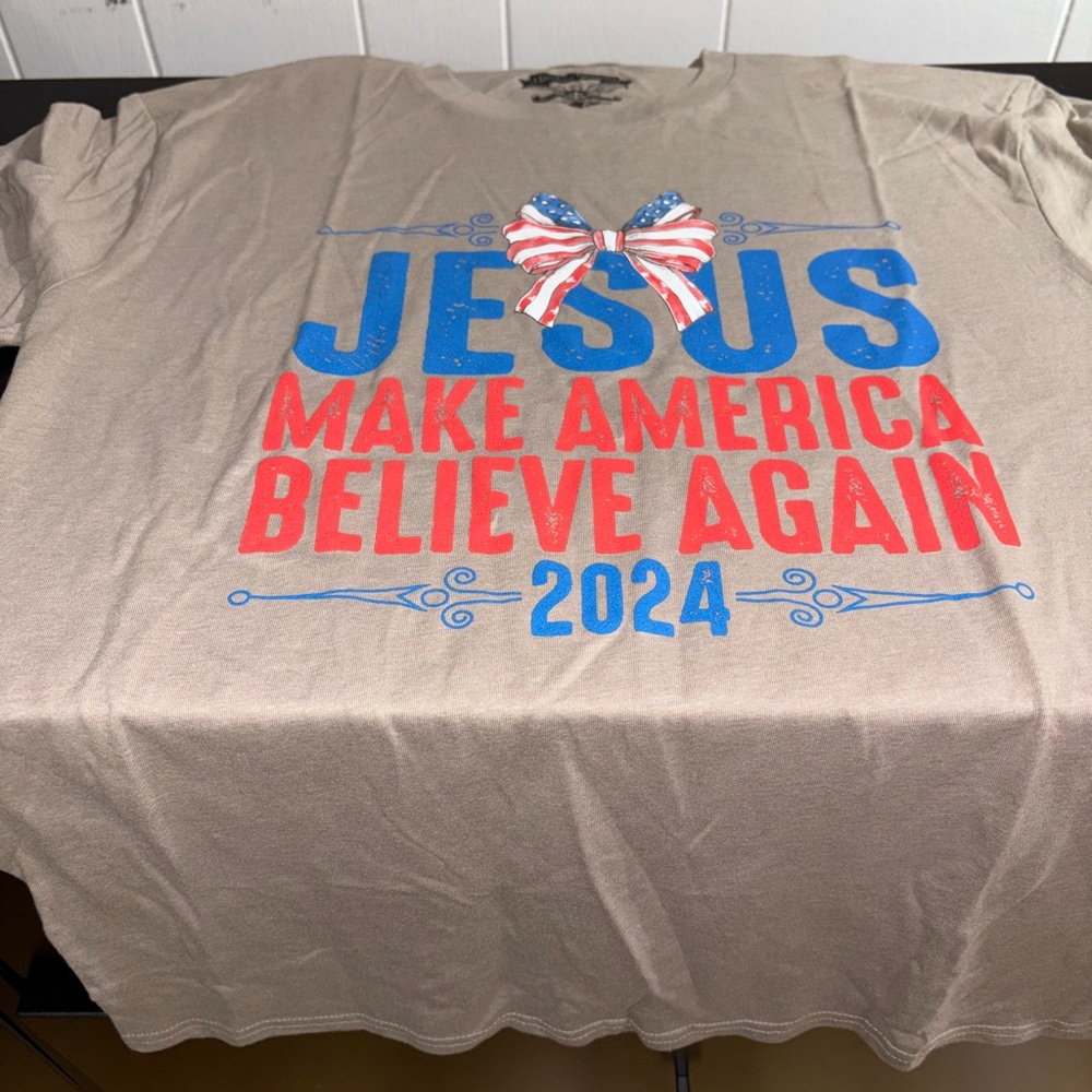 Patriotic Graphic Tee - Short Sleeve